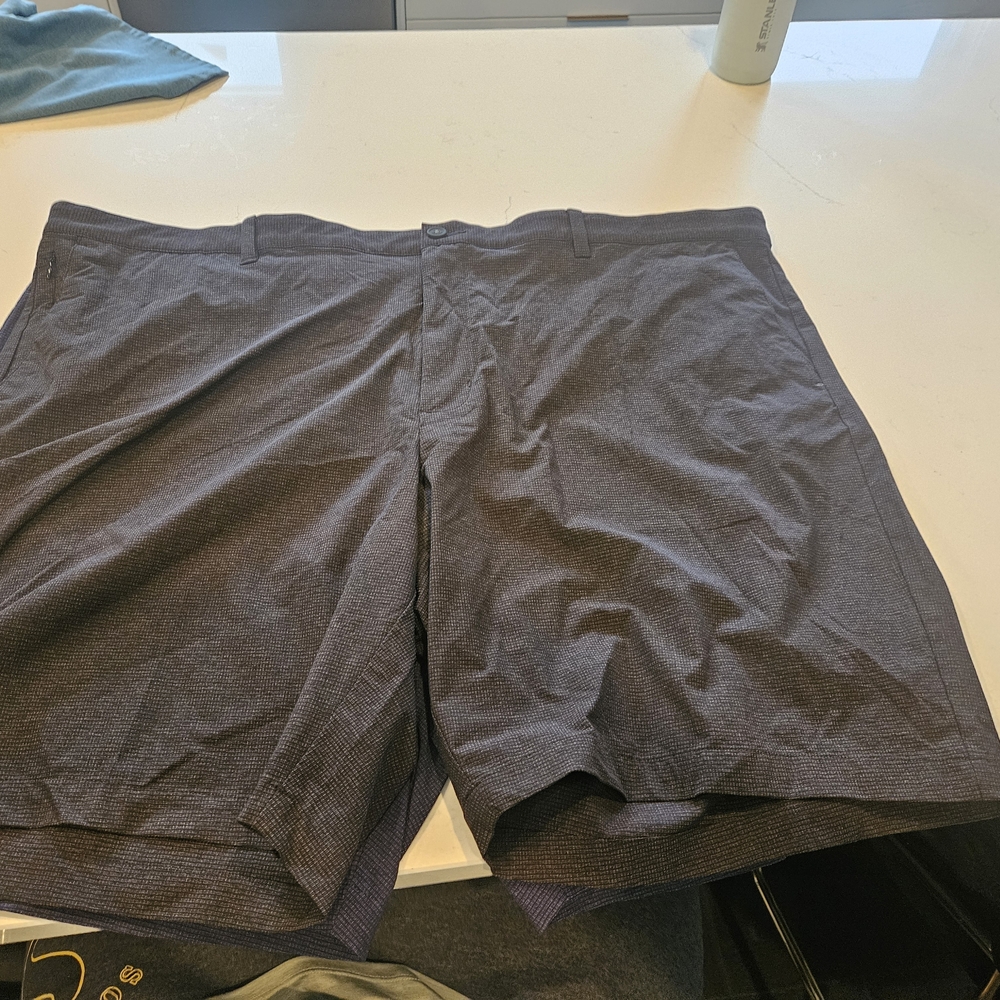 Tommy Bahama Men's Flat Front Shorts in Charcoal